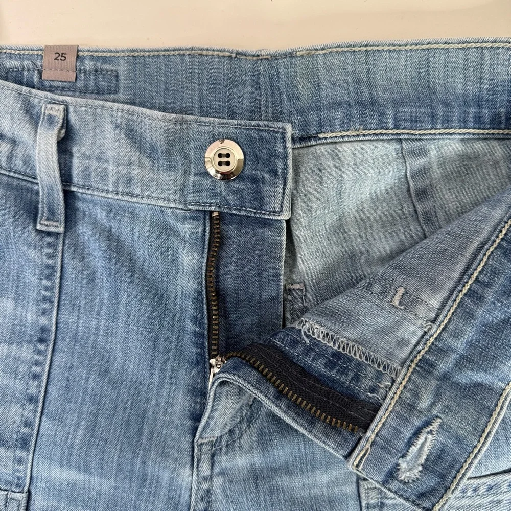 CITIZENS OF HUMANITY Leah 25 Cargo Utility Pockets 27” Waist Light Wash Jeans - Picture 5 of 15